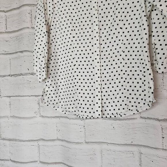 Foxcroft Wrinkle Free Fitted Cotton Geometric Button Up Blouse Black White Sz 8 - Picture 4 of 13
